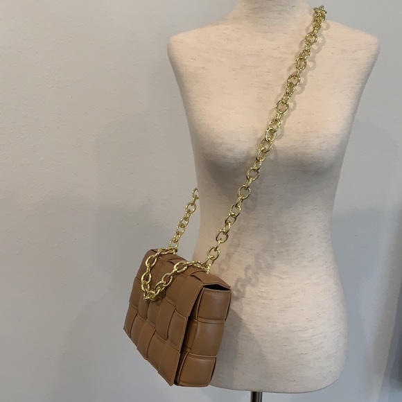 🎉HP🎉Woven Soft Shoulder Bag - Picture 4 of 4